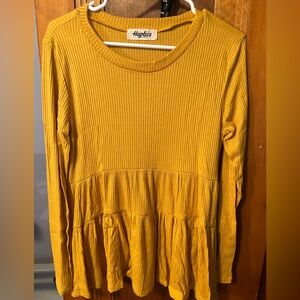 Ladies Haptics size small Gold colored Babydoll top.